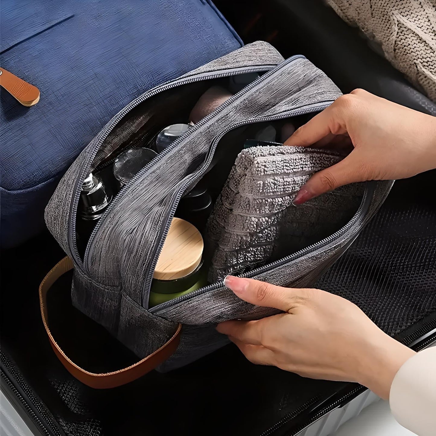 Jethro | Men's Sleek Modern Design Toiletries Bag