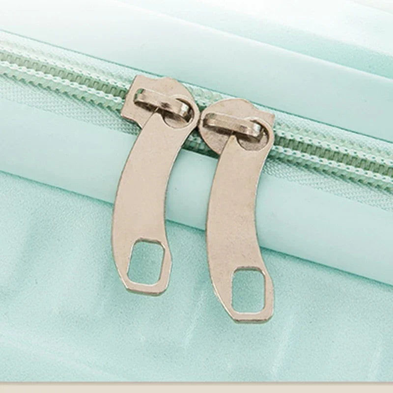 Iliana | Stylish & Lightweight Multiple Storage Makeup Case